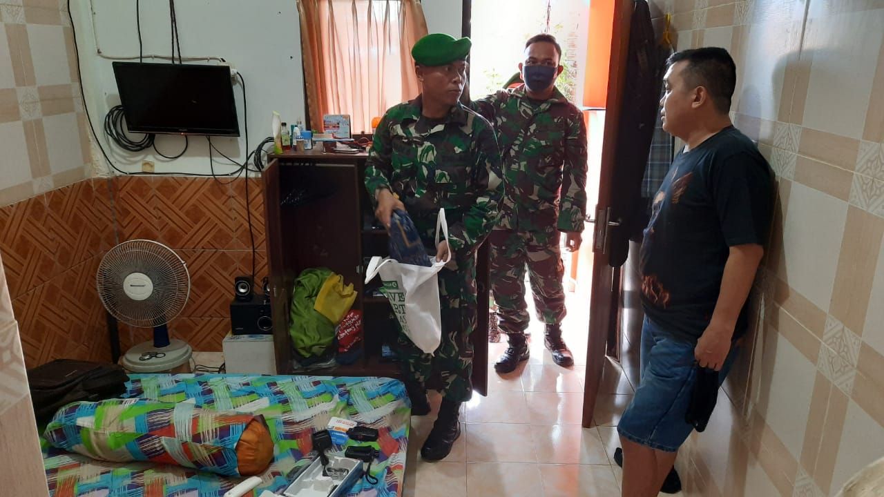 podiumnews.com-Denpom Udayana Amankan TNI Gadungan Tipu Uang Dua Korban